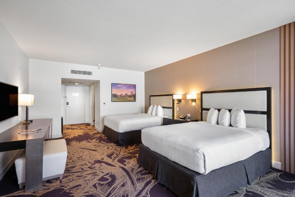 Queen Room interior